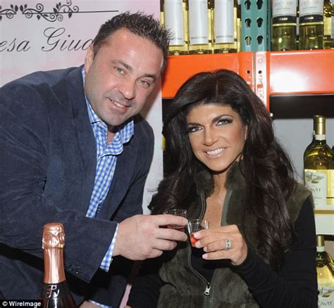 Teresa And Joe Giudice Wedding Photo At Center Of Lawsuit Daily Mail Online