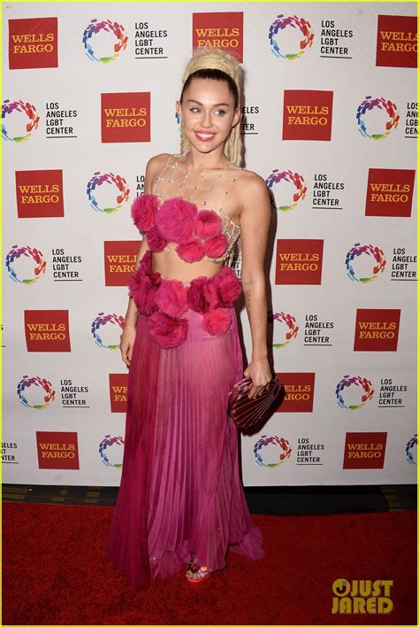 Miley Cyrus Rocks Dreadlocks For Lgbt Center Vanguard Awards 2015