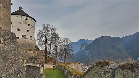 Im stadtpark gibt es für klein und groß. Weihnachtsmarkt Kufstein - Stadtpark und auf der Festung ...