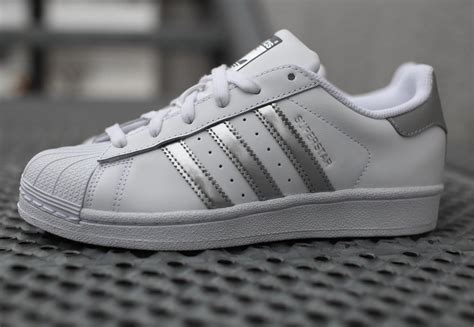 See more ideas about adidas superstar, adidas, superstar. adidas Superstar W schoenen wit zilver in de WeAre Shop