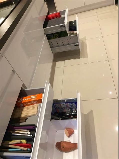 Glassdoor has 40 benchmarx kitchens & joinery reviews submitted anonymously by benchmarx kitchens & joinery employees. 3831180 Benchmarx Soho White Gloss Handless Kitchen ...