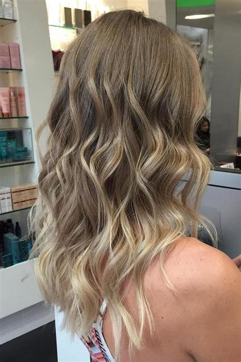 Whether you have light brown or dark chocolate brown hair, there's a pale #20: 40 Beautiful Blonde Balayage Looks