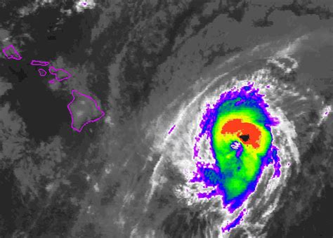 Record Breaking Hurricane Iselle To Make Landfall On Hawaiis Big