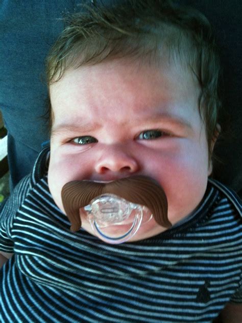 Смешные соски пустышки для младенцев на снимках из в Instagram Zefirka