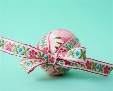 How To Make Fabric Covered Easter Eggs Easter Egg Fabric Easter Eggs