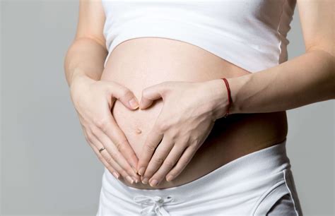 معرفی دو منبع برای آمادگی جسمانی در دوران بارداری انتشارات مبانی