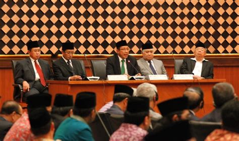 Live sidang isbat penentuan awal puasa, 1 ramadan 1442/2021. MENAG AKAN GELAR SIDANG ISBAT RAMADHAN PADA 5 JUNI ...