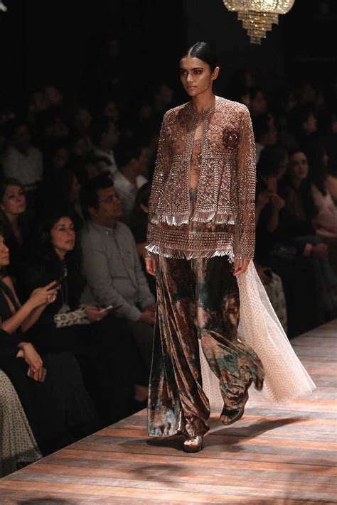 Sabyasachis Wedding Outfit At Lakme Fashion Week 2016 27 Pakistani Couture Indian Couture