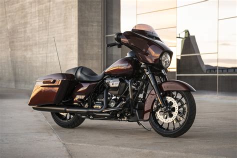 Simplefootage 2018 Harley Street Glide Special Colors