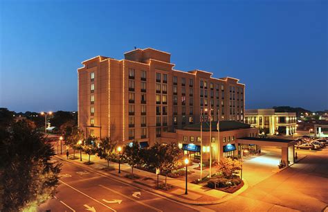 The virginia beach town center is located in the central business district of virginia beach across the street from pembroke mall. Hilton Garden Inn Virginia Beach Town Center - Virginia Is For Lovers