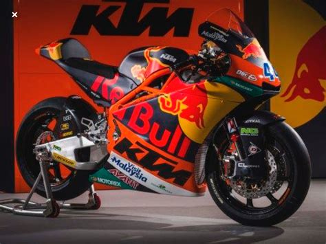 The red bull racing honda star scored his fourth podium finish in 2021 on his 100th start for the … red bull art of motion sets sail for mikrolimano port in piraeus on july 10 as greece welcomes … Pin by Peter van on Red Bull Paint Scheme | Bull, Paint ...