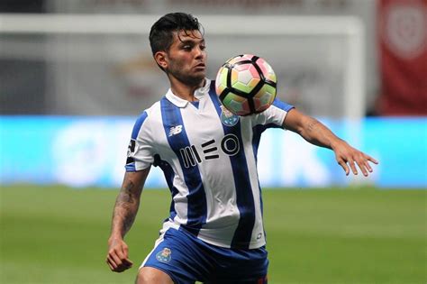 Considerado uno de los futbolistas más talentosos de la historia del fútbol mexicano, 'tecatito' corona se encuentra en el punto más alto de su carrera y todo indica que su salida del porto en busca de dar el salto de calidad a una de las cinco grandes ligas de europa es prácticamente un hecho. ¡Es oficial! El Inter de Milán quiere al 'Tecatito' Corona ...
