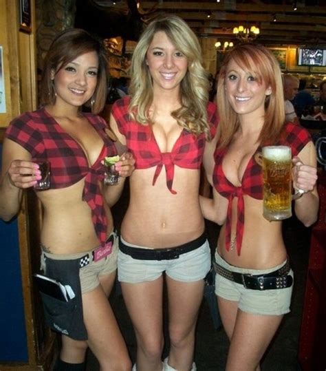 The Girls Of Twin Peaks Restaurant Are Much Better Than Hooters Girls