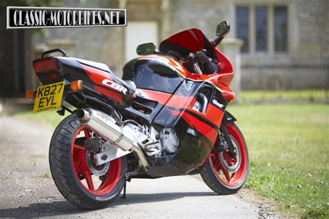 If you want a chilled out ride, buy the cbr600f or one of the older supersport rivals. Honda CBR600F Road Test | Classic Motorbikes