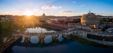 Although young and fragile in appearance, she was in fact the dodgy mother. Roma panorama