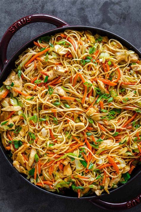 This Chow Mein Is So Satisfying With Chicken Vegetables Classic Chow