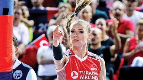 Türkische Volleyballerin Eda Erdem Bricht Historischen Rekord