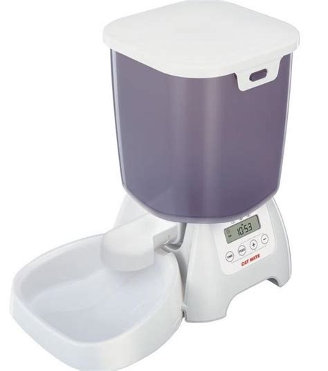 The cat mate c500 requires 3 x aa batteries (not supplied) which will give approximately 12 months operation. 5+ Most Popular Automatic Pet Feeders (Plus One Very Funny ...