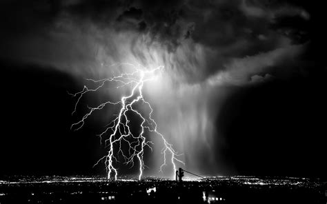 1068908 Dark Night Lightning Storm Atmosphere Thunder Weather