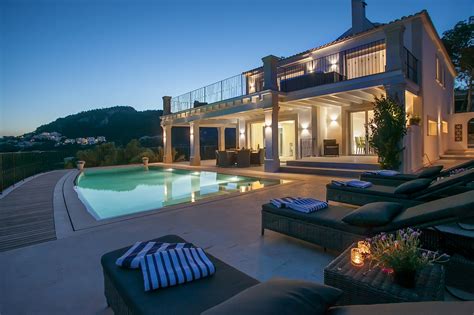 Mallorca is one of the four balearic mallorca has a typical mediterranean climate with mild winters and hot dry summers. Luxury Villa Mallorca
