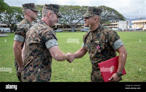 Us Marine Corps Sgt Maj Jose Romero Offgoing Sergeant Major With