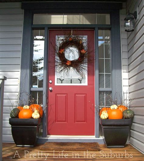 Learn to create curb appeal! Fall Porch Decorating Ideas - A Pretty Life In The Suburbs