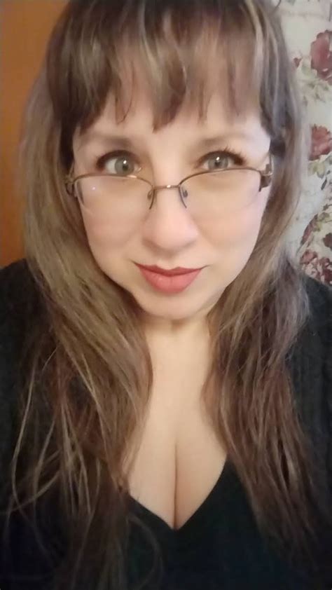 ️‍🔥🌹 Adeline Addie Myles 🌹 ️‍🔥 On Twitter Show Us A Photo Of You Wearing Glasses Because We