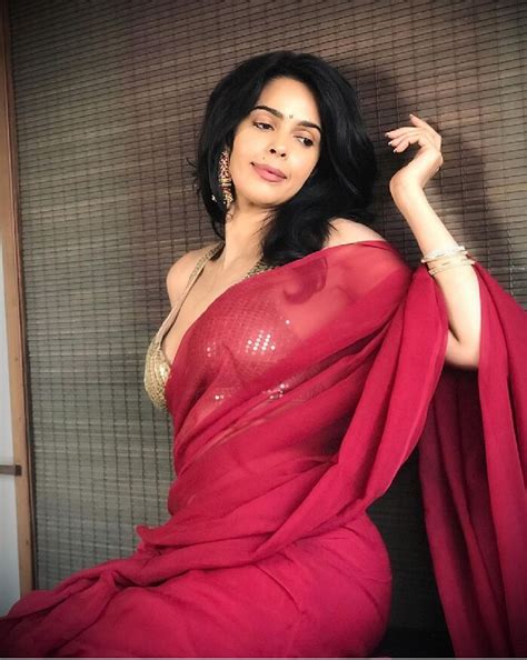 bollywood hot actress mallika sherawat latest photoshoot in saree mallika sherawat బాలీవుడ్