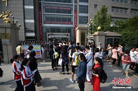 普通高考 成人高考 研究生考试 自学考试 学位考试 中考招生 教师资格考试 普通高等教育专升本 全国高校英语应用能力考试 大学英语四六级考试 汉语. 高考生迟到2分钟不让进考场？温州教育局：迟到17分钟_教育频道_中国青年网