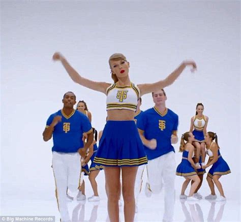 Taylor Swifts New Music Video Shake It Off Taylor Swift Costume