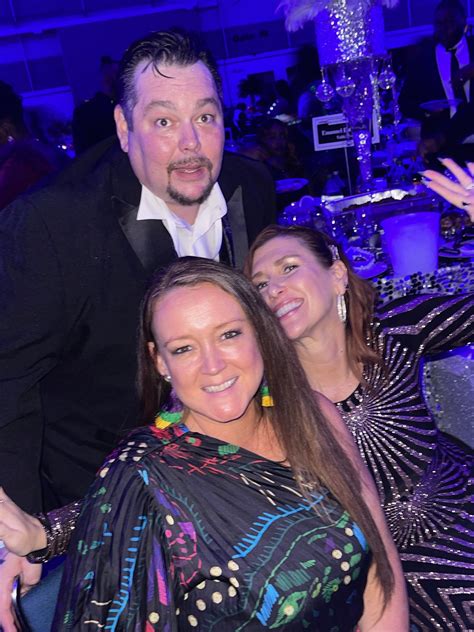 Title: A Spectacular Mardi Gras: Friends, Parades, and Unforgettable