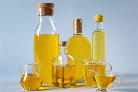 Olive Oil Vs Vegetable Oil A Comparison Of Tastes Benefits And Uses