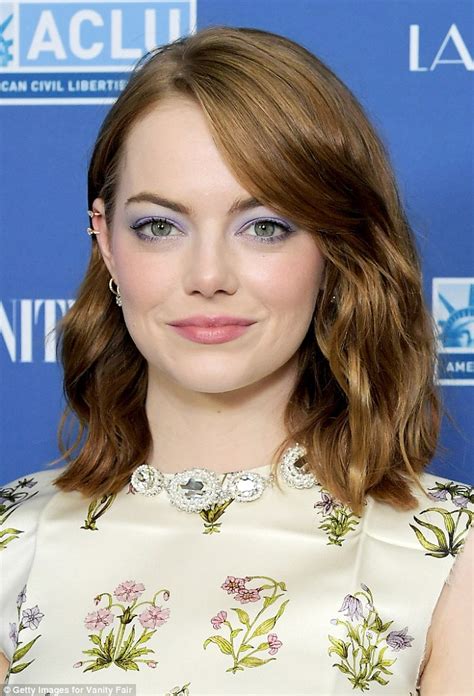 Emma stone has come a long way since she burst onto the scene as jules in superbad. This week's top five celebrity hair and make-up looks ...