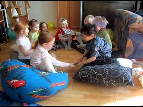 A weekend party of adolescents. Spin the bottle að Matti's birthday party - YouTube