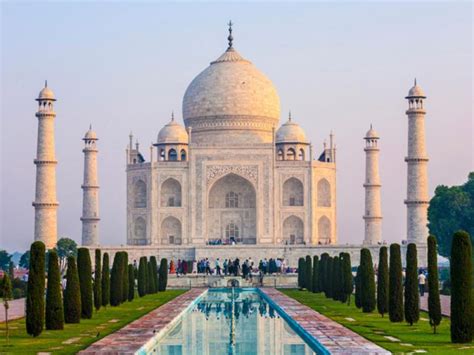 10 Must See Historical Monuments Of India
