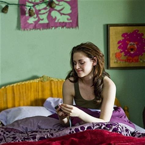 Carolina herrera designed bella swan's wedding dress for the breaking dawn movie. Win Bella's Bedding as Seen in Twilight and New Moon ...