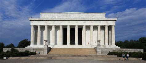 Lincoln Memorial, A Monument To The Memory of A Fighter For Democracy ...