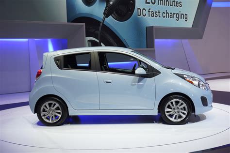 Chevrolet Spark Ev Geneva 2013 Hd Picture 2 Of 2 82113 2994x2000