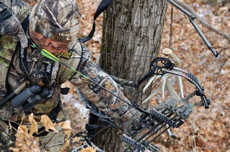 10 Best Treestand Hunting Tips Petersens Bowhunting
