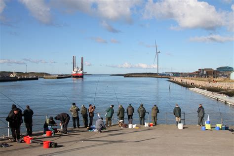 Auch die kleinen hofläden außerhalb der idyllischen dörfern haben ihren ganz besonderen reiz. Hvide Sande - Schleuse Nordufer (Hafenseite) | FISHMAPS ...