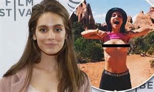 Caitlin Stasey Boldly Bares Her Breasts On Instagram Daily Mail Online