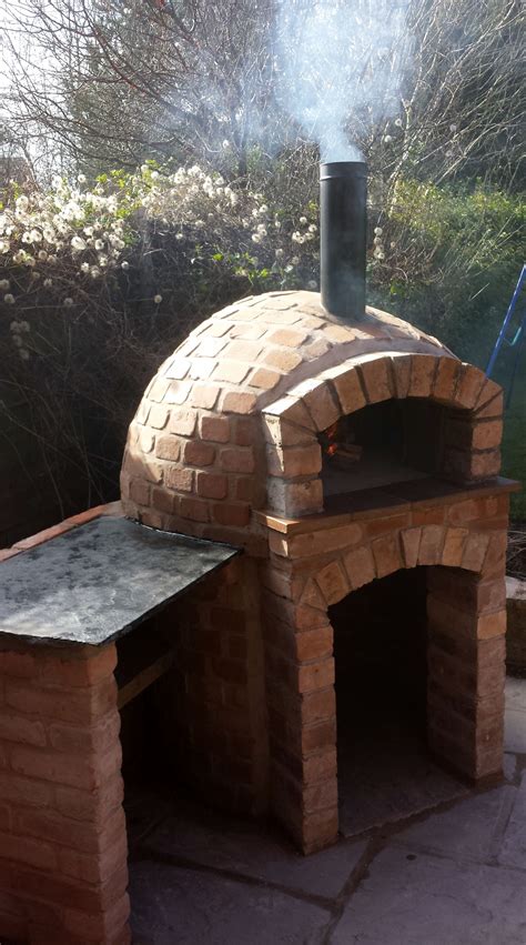 Woodburning Pizza Oven With Brick Finish Pizza Oven Outdoor Diy