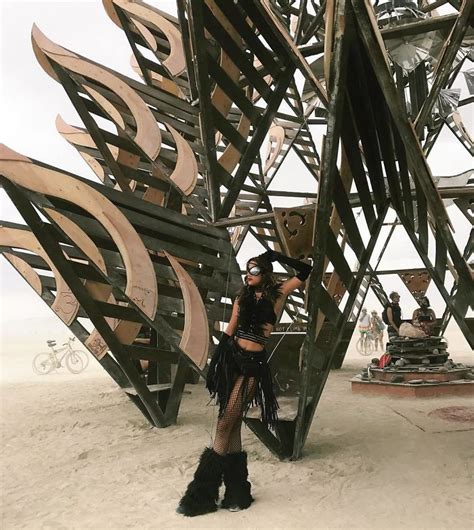 15 Incredible Photos From Burning Man 2017 Prove Once Again It S The