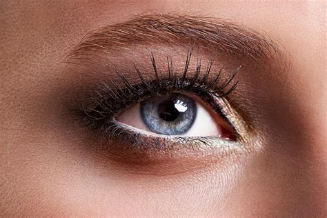Eye Makeup Tricks For Hooded Eyes Better Homes And Gardens
