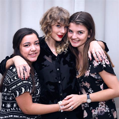 Reputationsecretsessions Taylor Invites Fans In Rhode Island Home