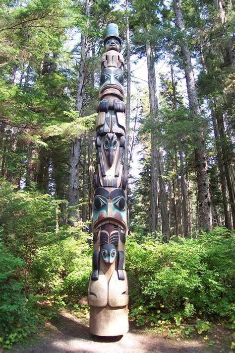 Filenative Alaskan Totem Pole