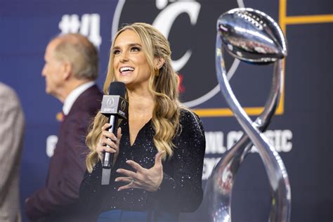 Meet Molly Mcgrath Popular Espn Reporter Who Covers Sidelines For