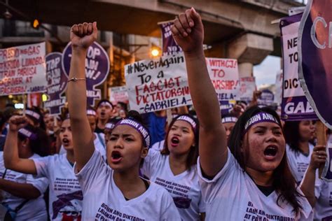 28 Photos Of Women Rallying Around The Globe On International Womens Day Huffpost Women