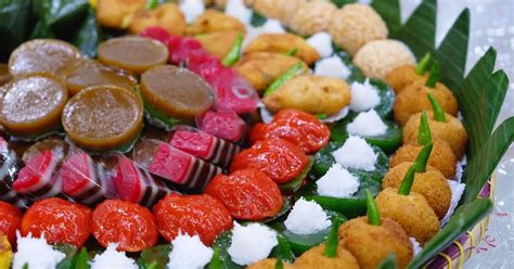 10 Jajanan Tradisional Indonesia Yang Wajib Kamu Coba Suka Makan