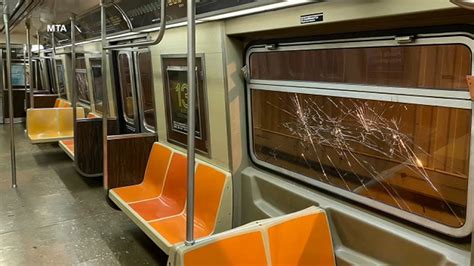 Nyc Subway Crime W Train Service Resumes After Line Suspended For Most Of Day When Vandals